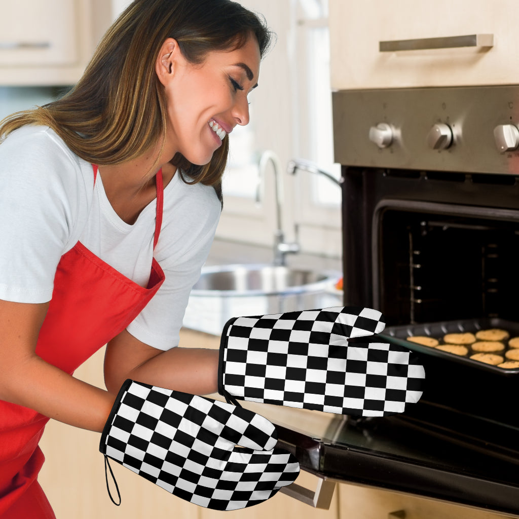 Checkered Oven Mitts